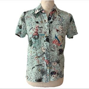 Alice + Olivia Willa Silk Short Sleeve Blouse Pop New York Graffiti Print Flawed